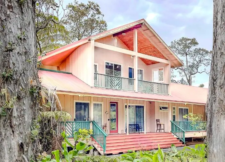 Volcano Forest Inn exterior